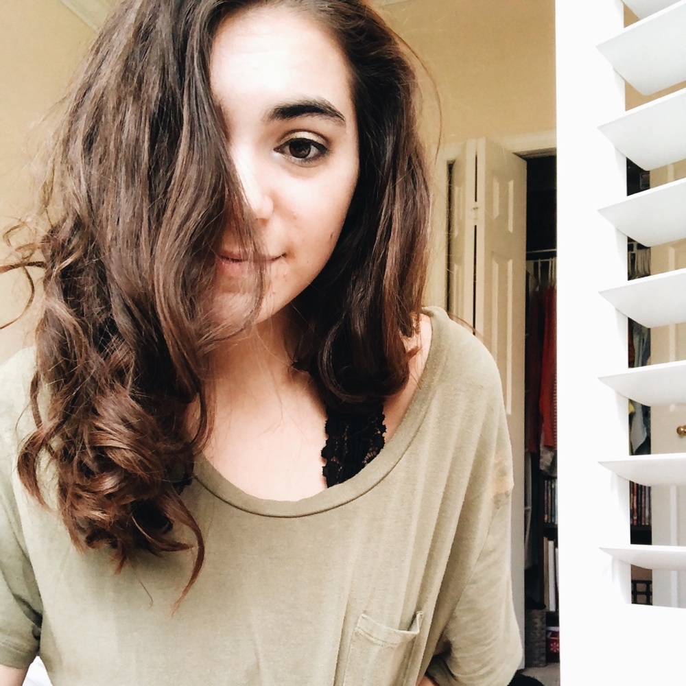 Meet your Posher, Kira